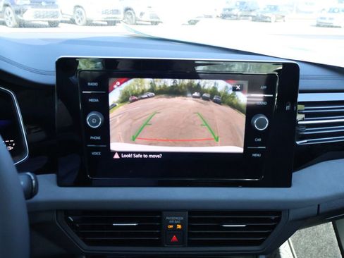 New 2026 Volkswagen Jetta SE FWD image 23