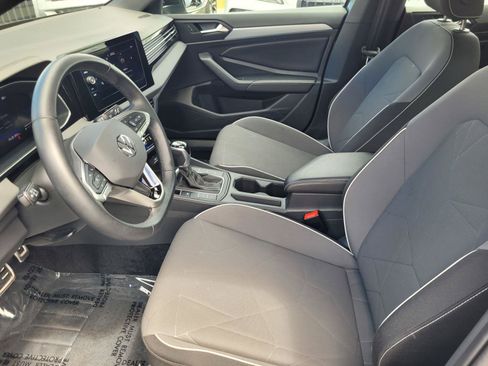 Certified 2025 Volkswagen Jetta Sport FWD image 18