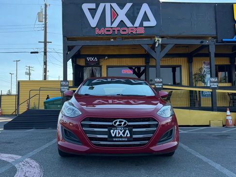 Used 2016 Hyundai Elantra GT FWD image 2