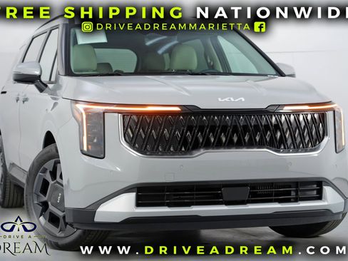 Used 2025 Kia Carnival EX image 2