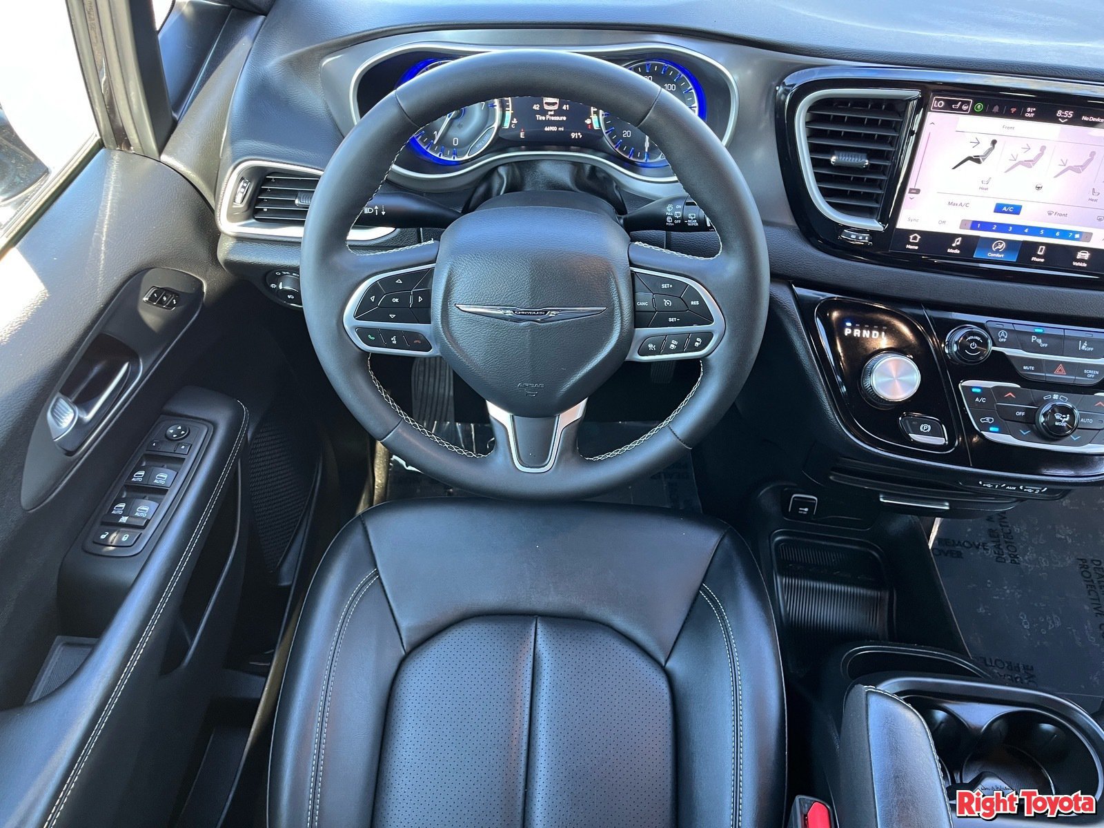 Used 2025 Chrysler Pacifica Select FWD image 16