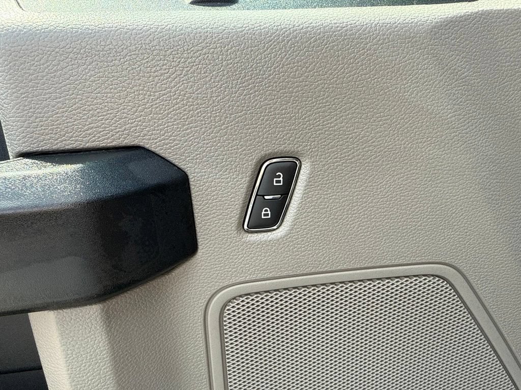 Used 2019 Ford F550 4x4 Regular Cab Super Duty image 15
