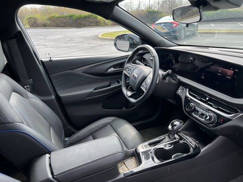 Used 2024 Buick Envista Sport Touring w/ Convenience I Package image 9