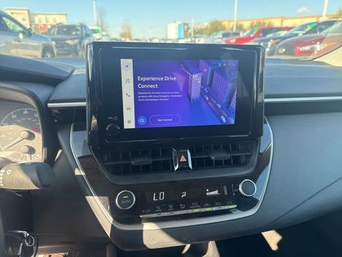 Used 2025 Toyota Corolla LE image 10