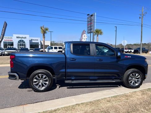 Used 2021 Chevrolet Silverado 1500 LT w/ Z71 Off-Road Package image 3