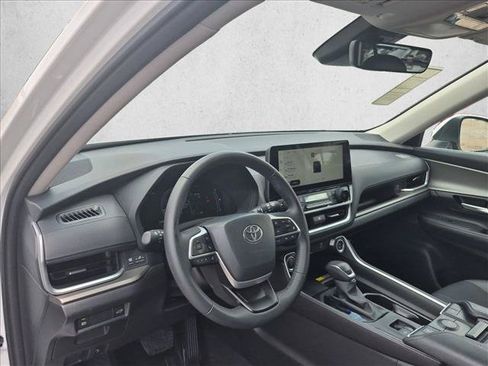 Used 2026 Toyota Grand Highlander FWD image 10
