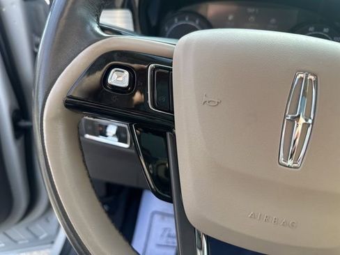 Used 2022 Lincoln Corsair AWD w/ Premium Package image 40