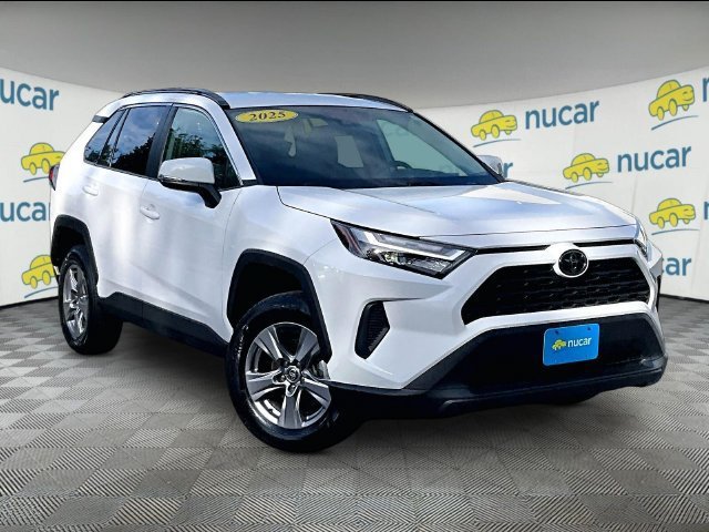 Used 2025 Toyota RAV4 XLE AWD/4WD image 1