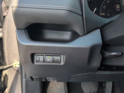 Used 2024 Toyota RAV4 XLE FWD image 27