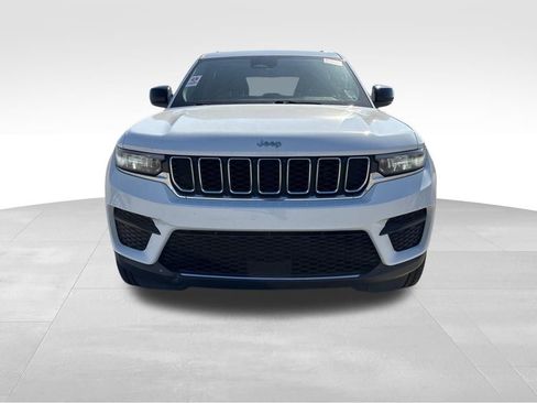 Certified 2023 Jeep Grand Cherokee Laredo image 2
