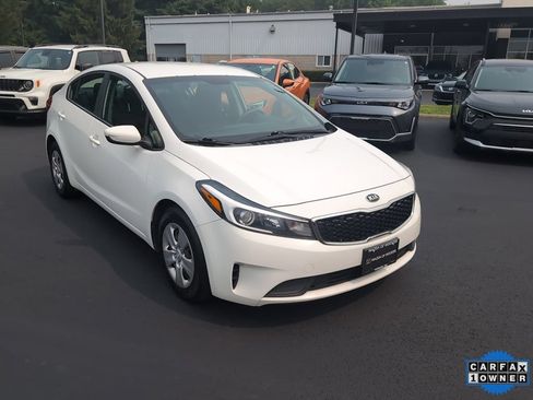 Used 2017 Kia Forte LX FWD image 2
