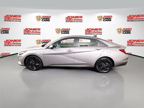 Used 2023 Hyundai Elantra SEL w/ Cargo Package FWD image 13