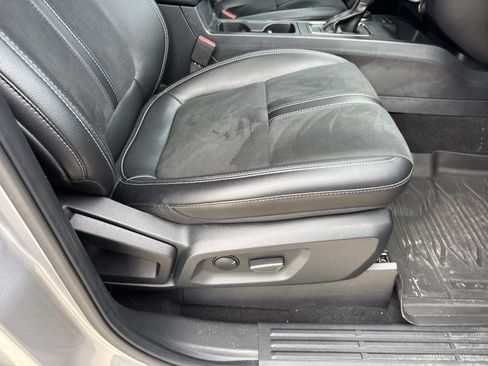 Used 2021 Ford Ranger Lariat w/ Tremor Off-Road Package image 11