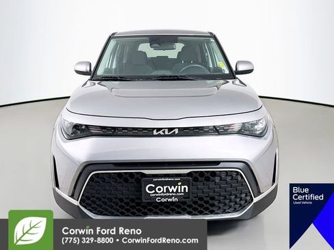 Used 2025 Kia Soul LX image 2