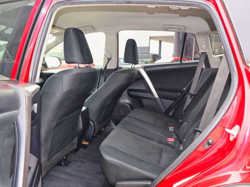 Used 2014 Toyota RAV4 LE image 13