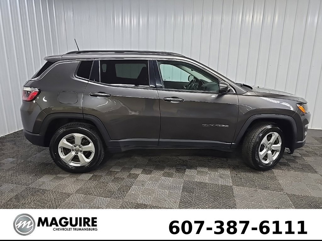 Used 2019 Jeep Compass Latitude AWD/4WD image 2