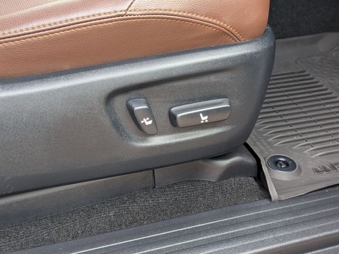 Used 2022 Toyota 4Runner Limited image 35