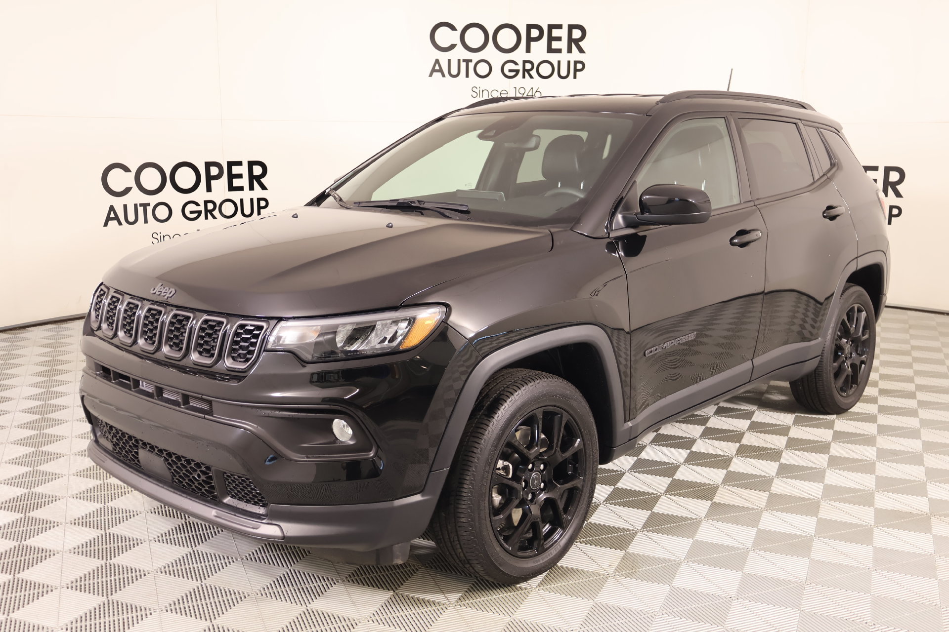 Used 2026 Jeep Compass Latitude AWD/4WD image 9