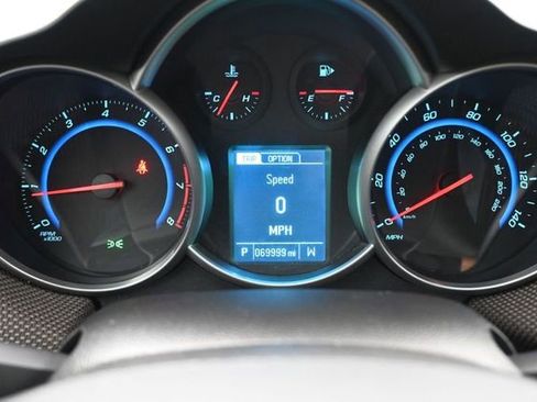 Used 2016 Chevrolet Cruze LT w/ Sun And Sound Package FWD image 6