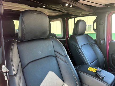 Used 2024 Jeep Wrangler Sahara w/ Technology Group image 31