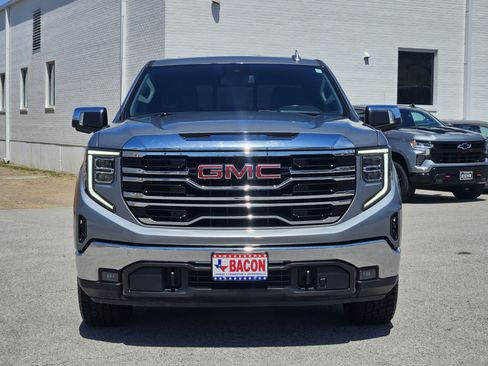 Used 2023 GMC Sierra 1500 SLT image 2