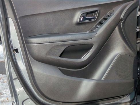 Certified 2020 Chevrolet Trax LT image 21