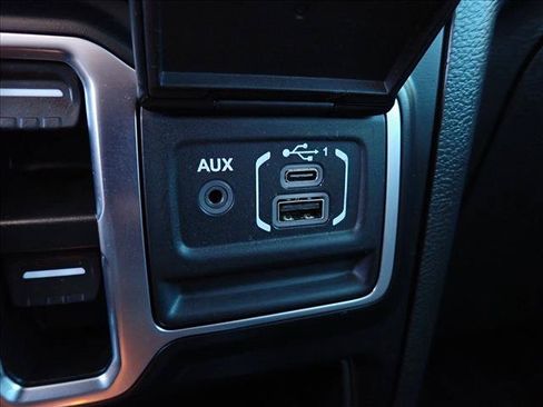 Used 2023 Jeep Gladiator Overland w/ Popular Equipment Package AWD/4WD image 19