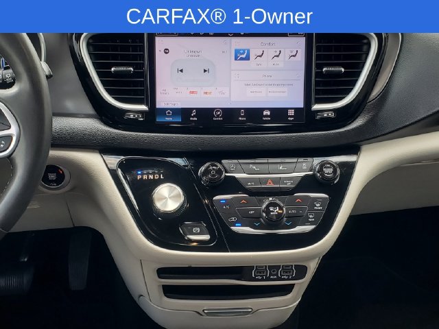 Used 2023 Chrysler Pacifica Touring-L FWD image 28