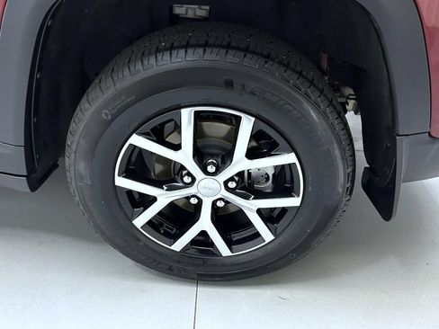 Used 2025 Jeep Grand Cherokee Limited AWD/4WD image 22