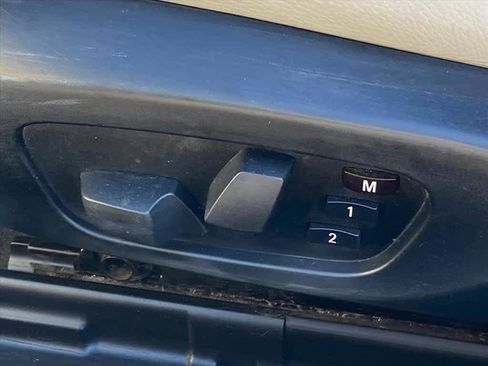 Used 2009 BMW 328i Convertible image 8