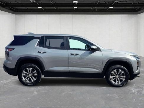 Used 2026 Chevrolet Equinox LT FWD image 4