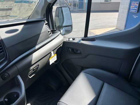 New 2025 Ford Transit 350 148 Low Roof RWD image 32