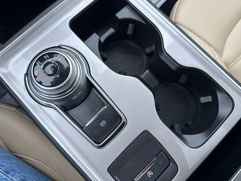 Used 2024 Ford Edge SEL w/ Convenience Package image 39