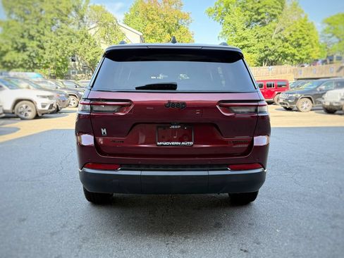 Used 2023 Jeep Grand Cherokee L Limited w/ Black Appearance Package AWD/4WD image 10