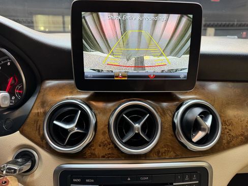 Used 2019 Mercedes-Benz GLA 250 4MATIC image 26