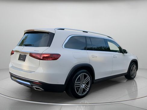 Used 2026 Mercedes-Benz GLS 450 4MATIC image 28