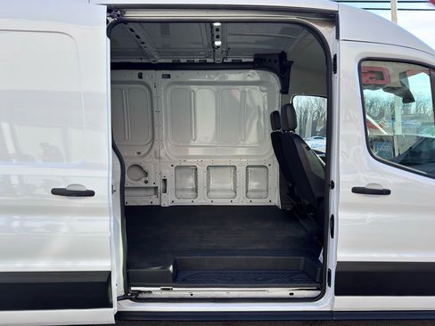Used 2025 Ford Transit 250 Medium Roof image 31