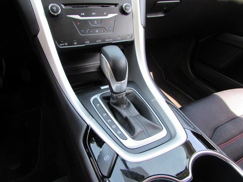 Used 2014 Ford Fusion SE FWD image 20