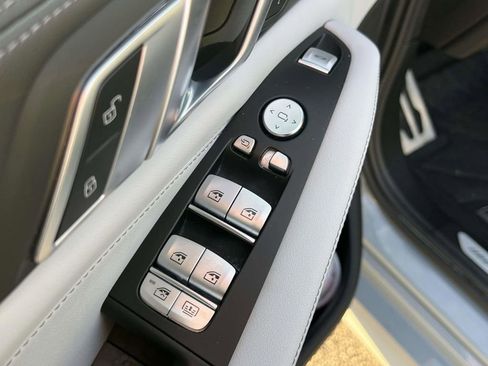 Used 2023 BMW X7 xDrive40i w/ M Sport Package image 15