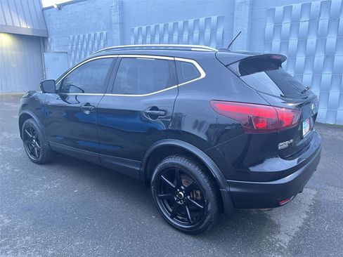 Used 2018 Nissan Rogue Sport SL image 8