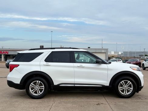 Used 2022 Ford Explorer XLT RWD image 7