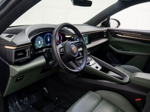 Certified 2024 Porsche Macan 4 Electric image 4