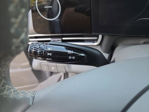 Used 2025 Hyundai Elantra SEL FWD image 15