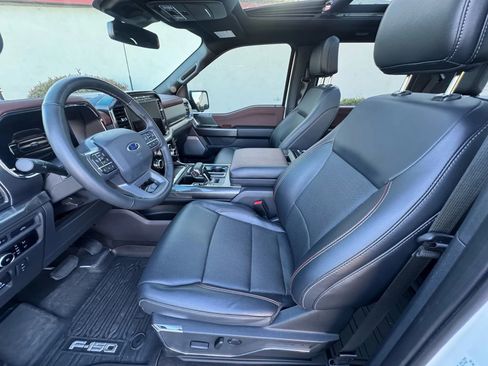 Used 2023 Ford F150 Lariat w/ Max Trailer Tow Package image 12