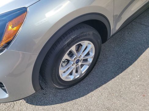 Used 2022 Ford Escape SE image 9