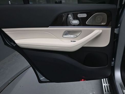 New 2026 Mercedes-Benz GLS 450 4MATIC image 23
