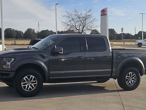 Used 2017 Ford F150 Raptor w/ Equipment Group 802A Luxury image 17