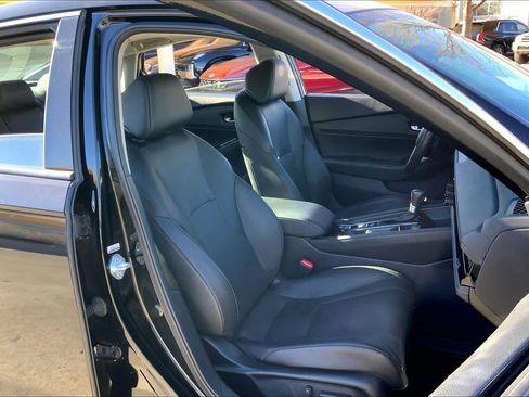 Used 2023 Honda Accord Touring image 8