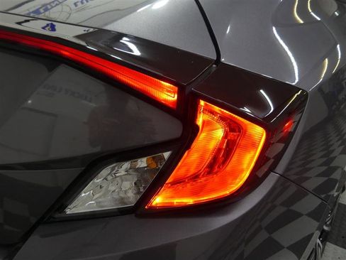Used 2018 Honda Civic EX-L image 15