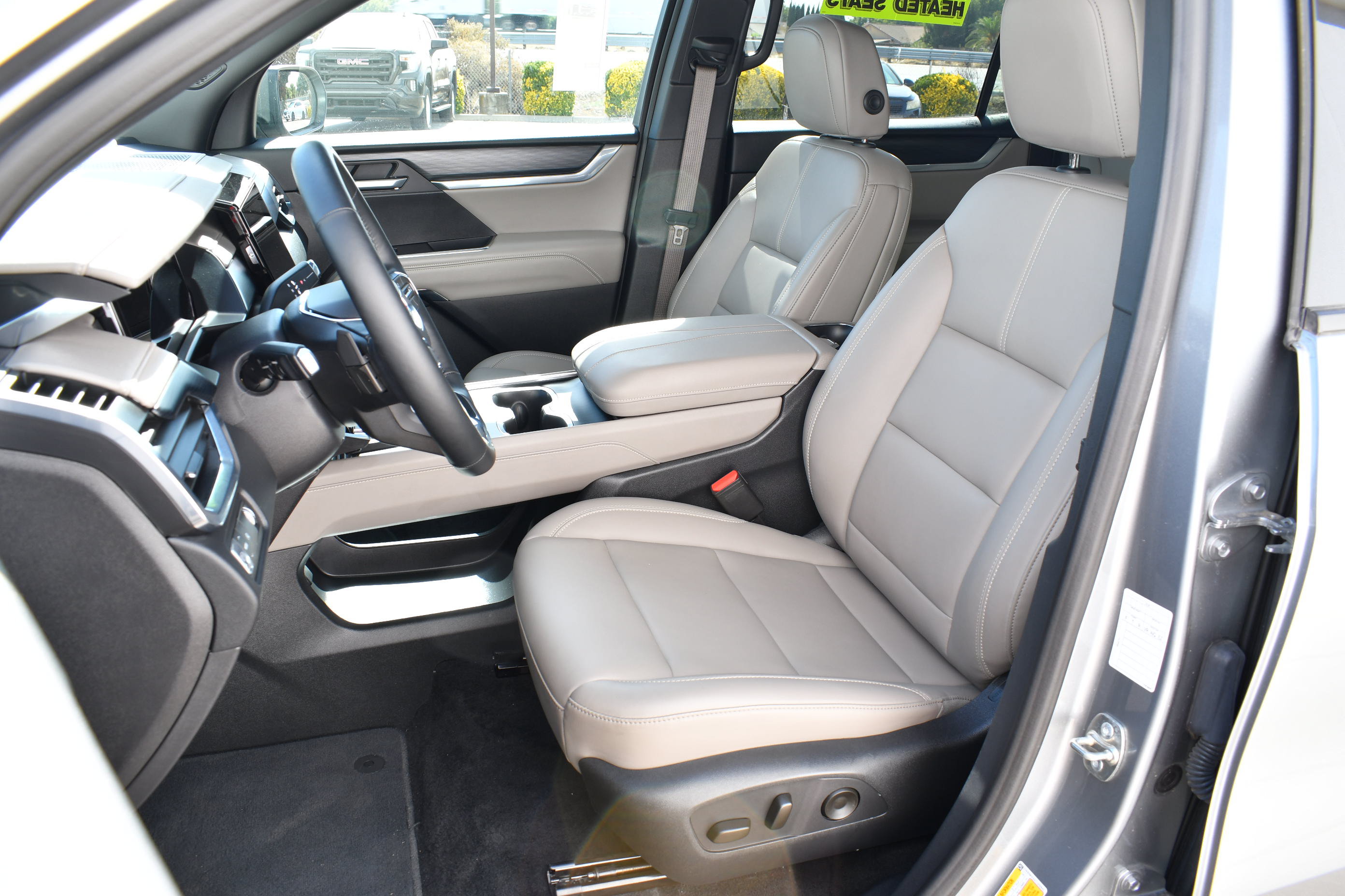 Used 2026 GMC Acadia Elevation w/ Elevation Premium Package FWD image 20